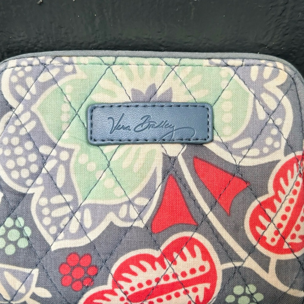 VERA BRADLEY Iconic Quilted Nomadic Floral Double Zip Bi Fold Wallet Wristlet